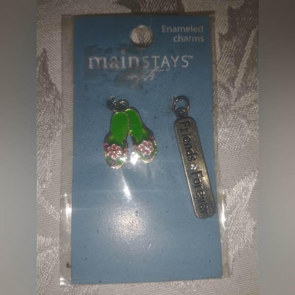 Enameled Charms Pendants Friends Forever Flip Flop New in Package Summer Besties - Picture 2 of 3